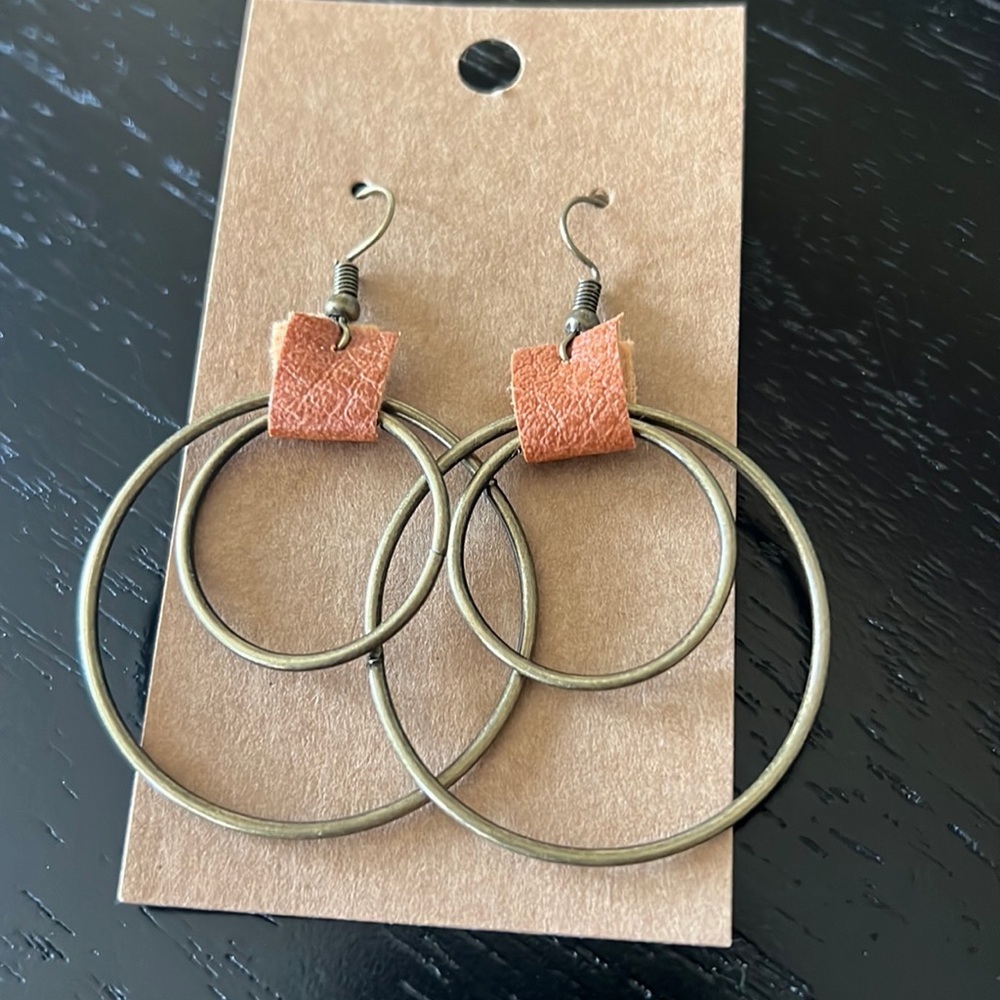 Boho dangling hoop earrings-NWT